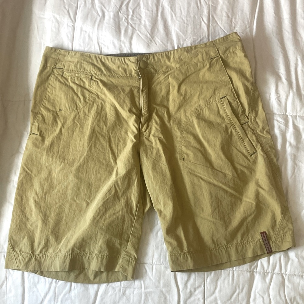 REI women’s size 14 shorts